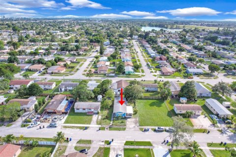 Casa en venta en Fort Lauderdale, Florida, 4 dormitorios, 107.95 m2 № 1967082 - foto 9