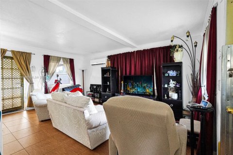 Casa en venta en Fort Lauderdale, Florida, 4 dormitorios, 107.95 m2 № 1967082 - foto 10