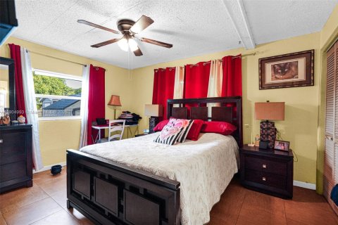 Casa en venta en Fort Lauderdale, Florida, 4 dormitorios, 107.95 m2 № 1967082 - foto 19