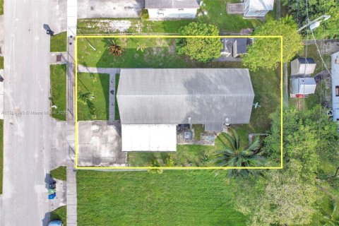 Casa en venta en Fort Lauderdale, Florida, 4 dormitorios, 107.95 m2 № 1967082 - foto 8