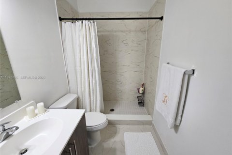Copropriété à louer à Miami, Floride: 3 chambres, 128.58 m2 № 2038312 - photo 24