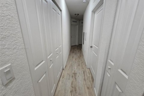 Copropriété à louer à Miami, Floride: 3 chambres, 128.58 m2 № 2038312 - photo 14