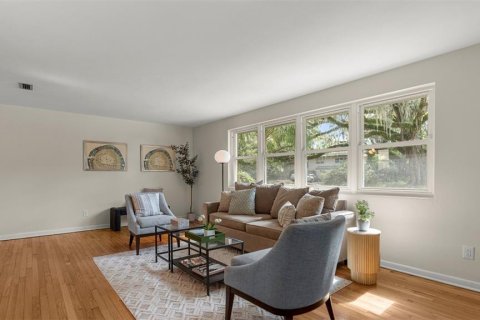 Casa en venta en Gainesville, Florida, 4 dormitorios, 233.74 m2 № 2235512 - foto 9