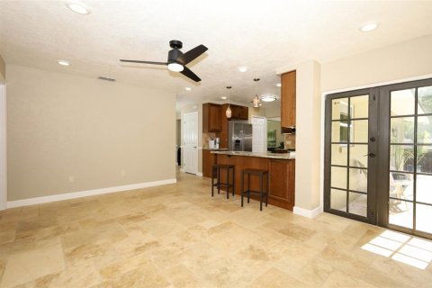 House in Altamonte Springs, Florida 4 bedrooms, 165.37 sq.m. № 1873682 - photo 16