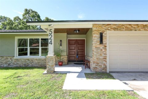 House in Altamonte Springs, Florida 4 bedrooms, 165.37 sq.m. № 1873682 - photo 1