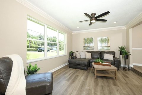 House in Altamonte Springs, Florida 4 bedrooms, 165.37 sq.m. № 1873682 - photo 3