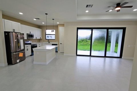 Casa en alquiler en Port Charlotte, Florida, 4 dormitorios, 155.52 m2 № 1918750 - foto 5