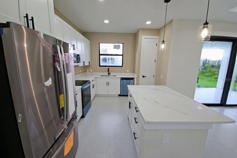 Casa en alquiler en Port Charlotte, Florida, 4 dormitorios, 155.52 m2 № 1918750 - foto 11