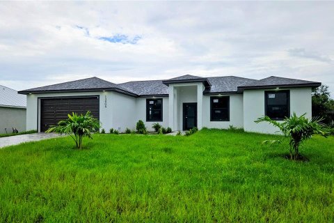 Casa en alquiler en Port Charlotte, Florida, 4 dormitorios, 155.52 m2 № 1918750 - foto 2