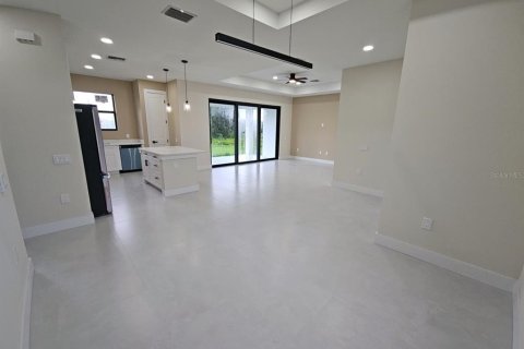 Casa en alquiler en Port Charlotte, Florida, 4 dormitorios, 155.52 m2 № 1918750 - foto 7