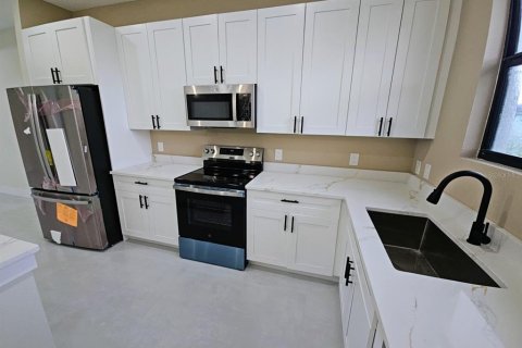 Casa en alquiler en Port Charlotte, Florida, 4 dormitorios, 155.52 m2 № 1918750 - foto 14