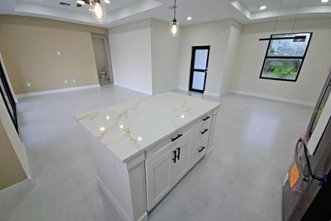 Casa en alquiler en Port Charlotte, Florida, 4 dormitorios, 155.52 m2 № 1918750 - foto 21