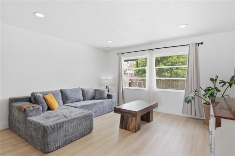 Casa en venta en Orlando, Florida, 3 dormitorios, 147.81 m2 № 2287285 - foto 2