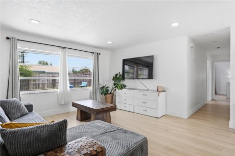 Casa en venta en Orlando, Florida, 3 dormitorios, 147.81 m2 № 2287285 - foto 3