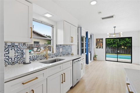 Casa en venta en Orlando, Florida, 3 dormitorios, 147.81 m2 № 2287285 - foto 4