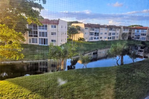 Condo à Sunrise, Floride, 2 chambres  № 2038841