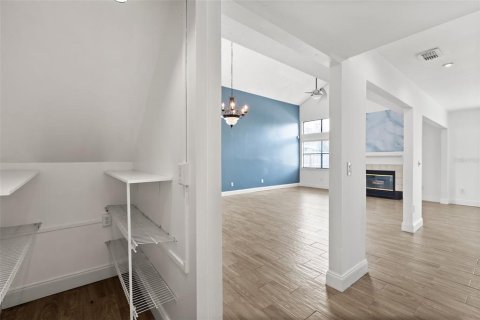 Dúplex en venta en Orlando, Florida, 3 dormitorios, 150.87 m2 № 2298436 - foto 18