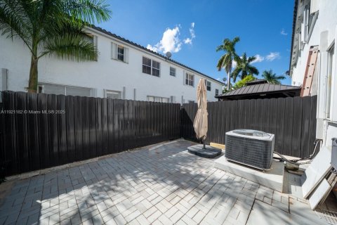 Condominio en venta en Doral, Florida, 4 dormitorios, 146.79 m2 № 1975269 - foto 8