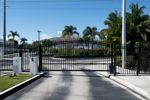 Condominio en venta en Doral, Florida, 4 dormitorios, 146.79 m2 № 1975269 - foto 13