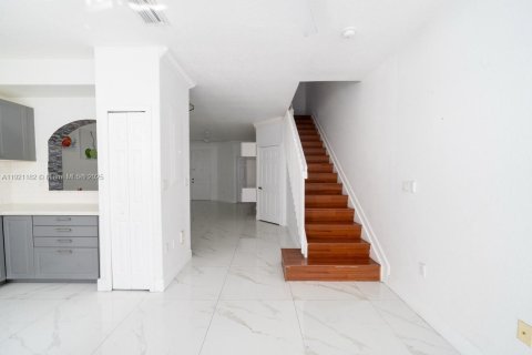 Condominio en venta en Doral, Florida, 4 dormitorios, 146.79 m2 № 1975269 - foto 5