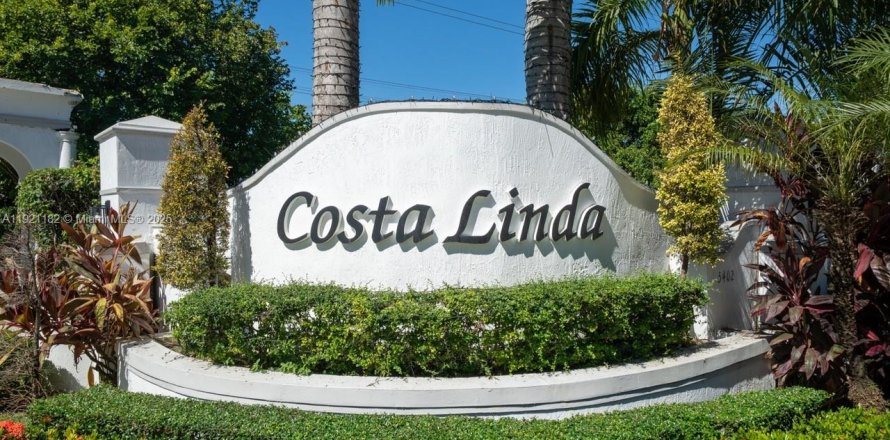 Condominio en Doral, Florida, 4 dormitorios  № 1975269