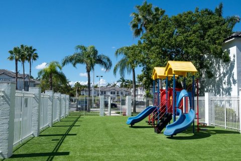 Condominio en venta en Doral, Florida, 4 dormitorios, 146.79 m2 № 1975269 - foto 11