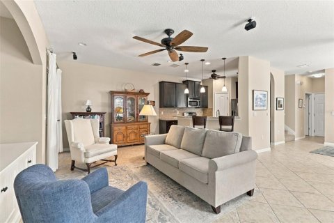 Townhouse in Tampa, Florida 3 bedrooms, 164.99 sq.m. № 2420632 - photo 6