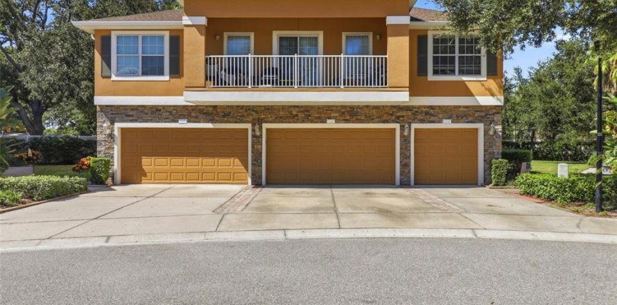 Townhouse in Tampa, Florida 3 bedrooms, 164.99 sq.m. № 2420632