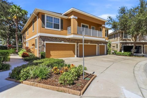 Townhouse in Tampa, Florida 3 bedrooms, 164.99 sq.m. № 2420632 - photo 2