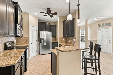 Townhouse in Tampa, Florida 3 bedrooms, 164.99 sq.m. № 2420632 - photo 9