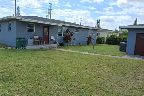 Villa ou maison à Florida City, Floride 3 chambres, 212.1 m2 № 2090349