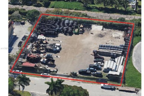 Commercial property in Kendall, Florida № 1867497 - photo 7