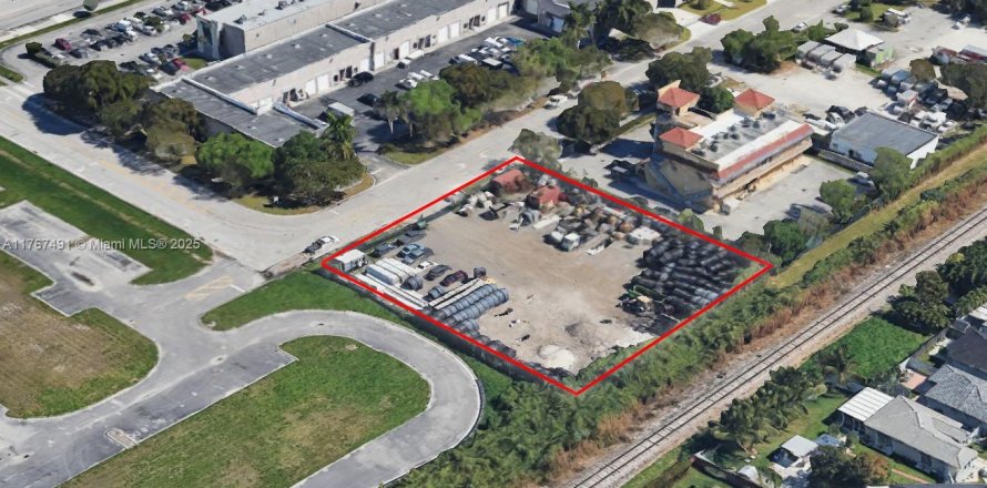 Commercial property in Kendall, Florida № 1867497