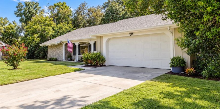 Villa ou maison à Hudson, Floride 2 chambres, 141.12 m2 № 2437288