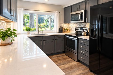 Villa ou maison à louer à Hudson, Floride: 2 chambres, 141.12 m2 № 2437288 - photo 8