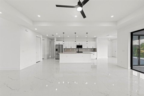 Casa en venta en Punta Gorda, Florida, 3 dormitorios, 242.1 m2 № 1858434 - foto 12