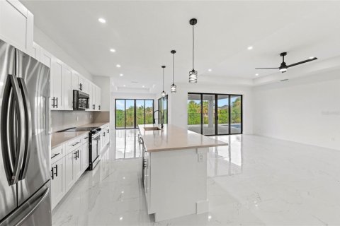 Casa en venta en Punta Gorda, Florida, 3 dormitorios, 242.1 m2 № 1858434 - foto 8