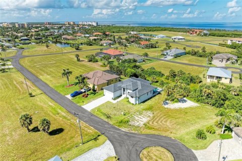 Casa en venta en Punta Gorda, Florida, 3 dormitorios, 242.1 m2 № 1858434 - foto 3