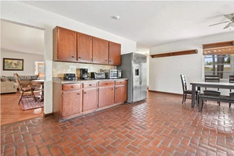 Villa ou maison à vendre à Cutler Bay, Floride: 4 chambres, 185.06 m2 № 2000191 - photo 2