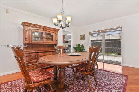 Villa ou maison à vendre à Cutler Bay, Floride: 4 chambres, 185.06 m2 № 2000191 - photo 3