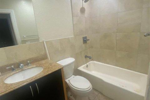 Condo in Oakland Park, Florida, 1 bedroom  № 1207851 - photo 1