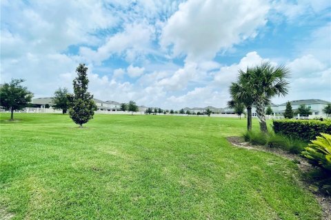 House in Minneola, Florida 4 bedrooms, 269.7 sq.m. № 2202225 - photo 3