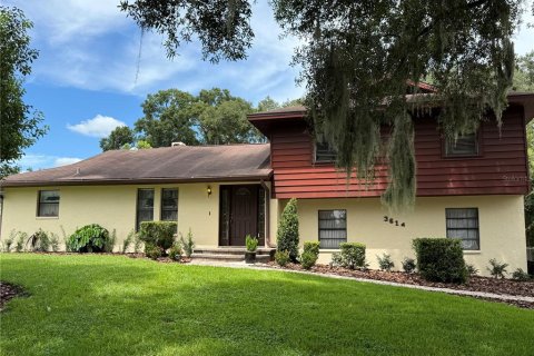 House in Lakeland, Florida 3 bedrooms, 170.2 sq.m. № 1901840 - photo 1