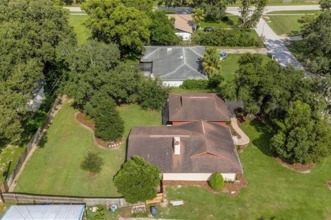 House in Lakeland, Florida 3 bedrooms, 170.2 sq.m. № 1901840 - photo 13