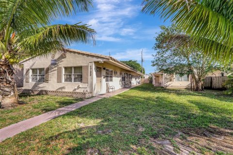 Apartamento en alquiler en Hollywood, Florida, 1 dormitorio, 55.74 m2 № 1998956 - foto 2