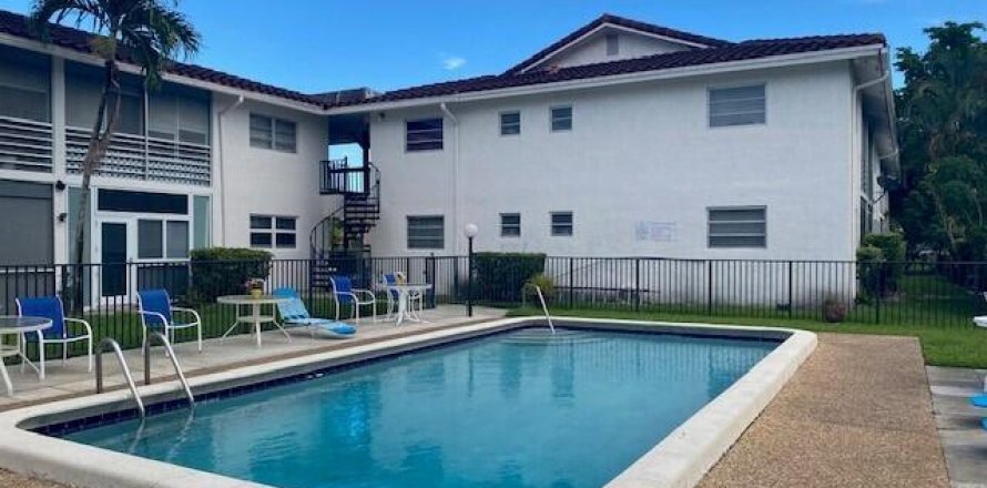 Condo in Coral Springs, Florida, 2 bedrooms № 587938