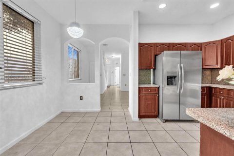 Townhouse in Miami Gardens, Florida 3 bedrooms, 128.02 sq.m. № 1990480 - photo 7