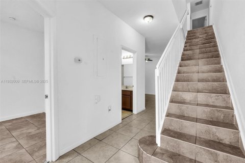 Townhouse in Miami Gardens, Florida 3 bedrooms, 128.02 sq.m. № 1990480 - photo 29