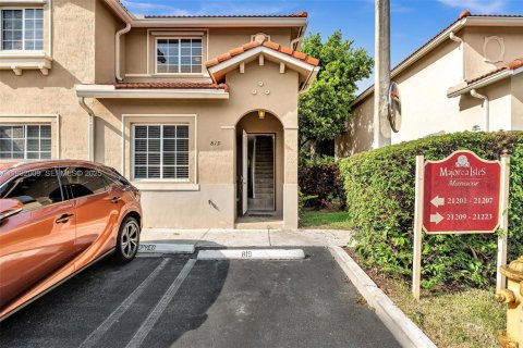 Townhouse in Miami Gardens, Florida 3 bedrooms, 128.02 sq.m. № 1990480 - photo 5