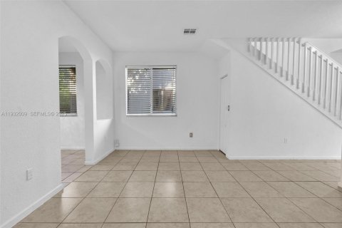 Townhouse in Miami Gardens, Florida 3 bedrooms, 128.02 sq.m. № 1990480 - photo 22